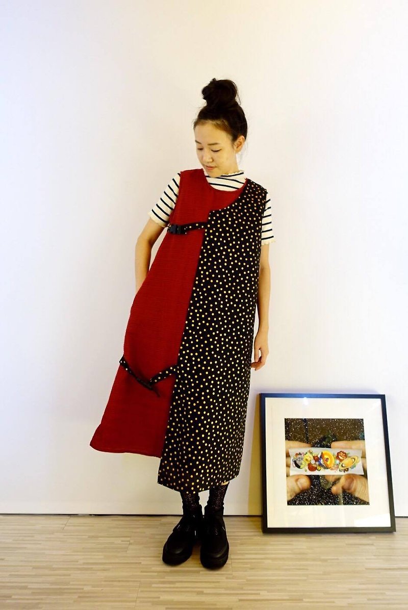 Double ring irregular vest skirt (only one spot) - ชุดเดรส - ผ้าฝ้าย/ผ้าลินิน สีแดง