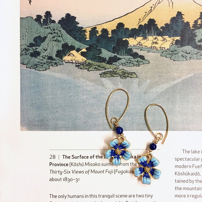 Customized section 14KGF 14K bag gold lapis lazuli flower earrings - Earrings & Clip-ons - Jade Blue
