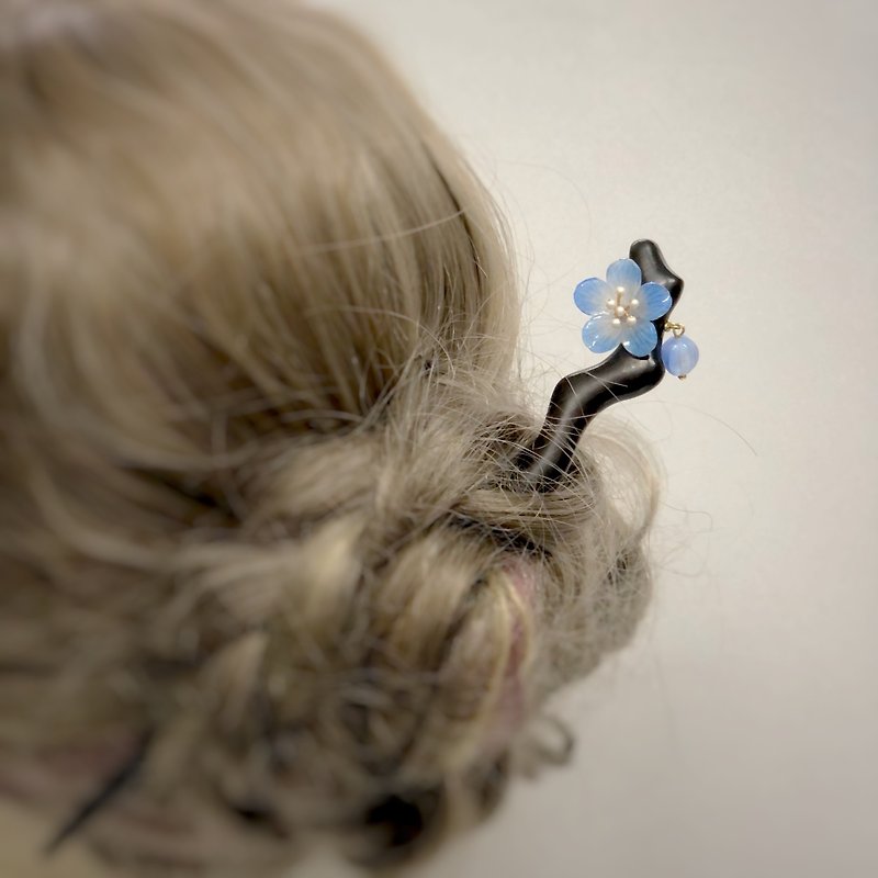 【Ruosang】glazed Tangcao. Summer blue. Butterfly flower hairpin/hairpin/wooden hairpin. april birth flower - เครื่องประดับผม - เรซิน สีน้ำเงิน