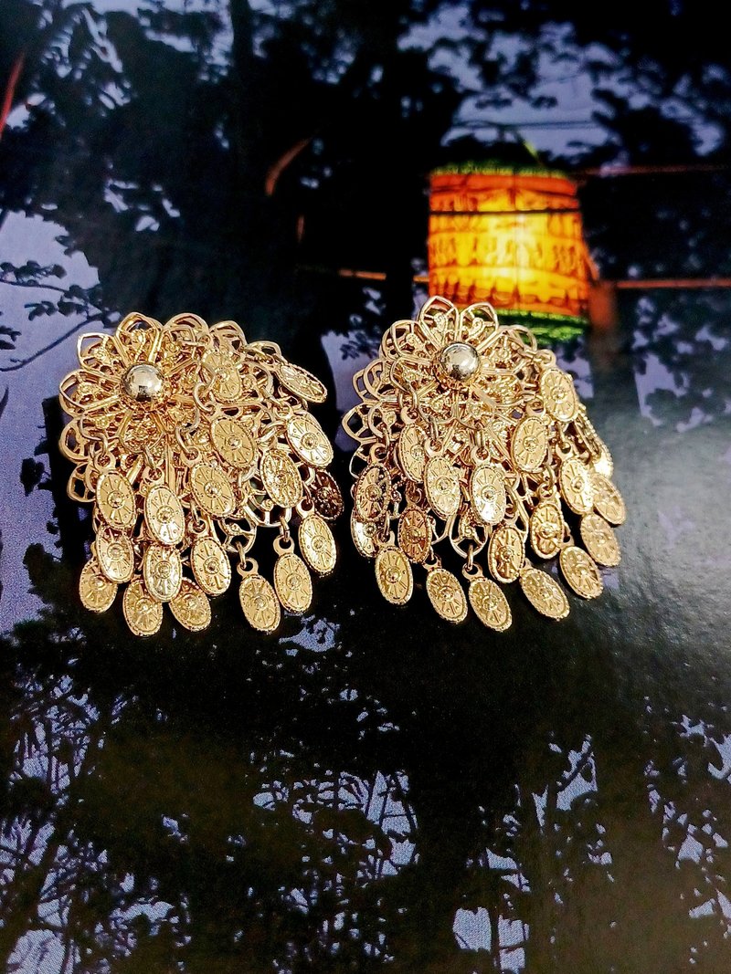 vintage jewelry  華麗金色流蘇花卉 夾式耳環 - 耳環/耳夾/耳骨夾 - 其他金屬 