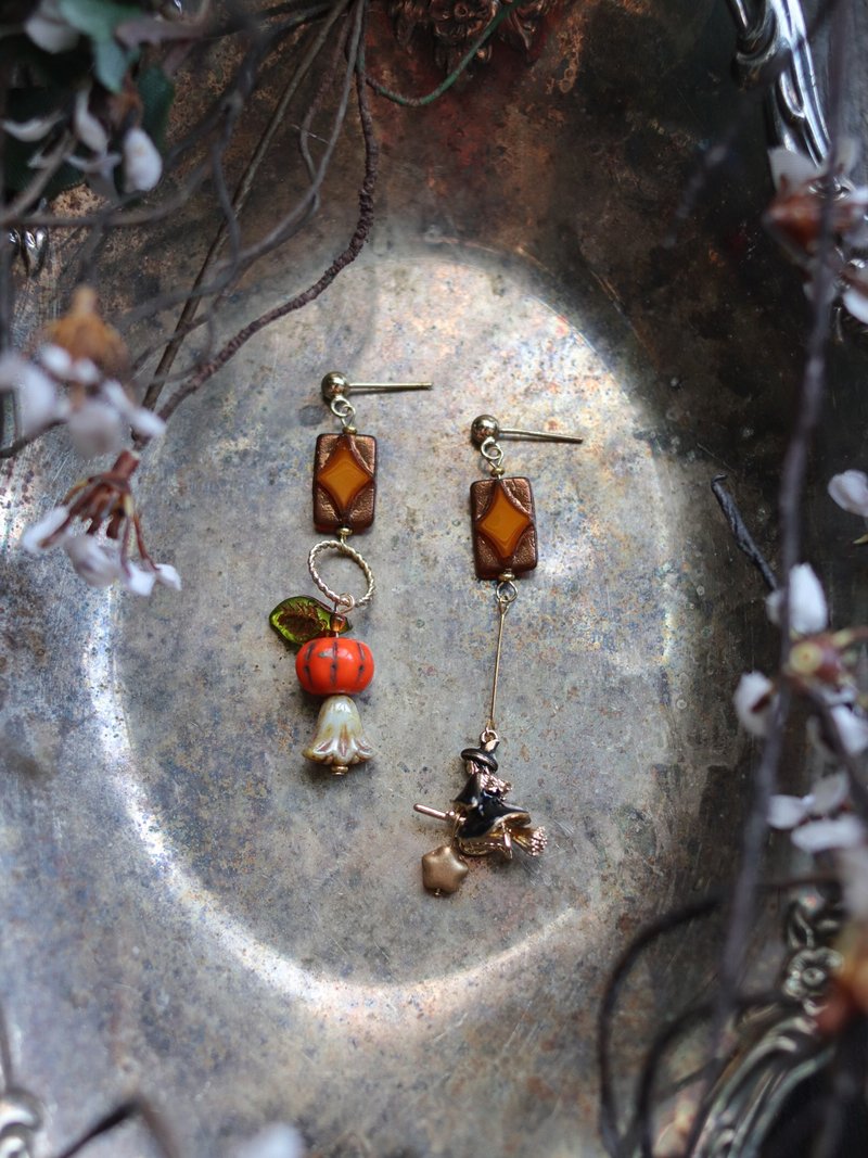 Halloween retro style earrings witch and pumpkin - Earrings & Clip-ons - Other Metals Black