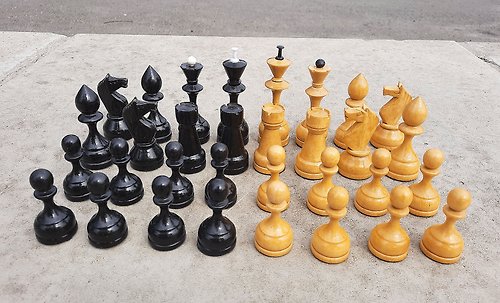 RetroRussia Popular Soviet chess pieces set 1980s – vintage wooden chessmen USSR