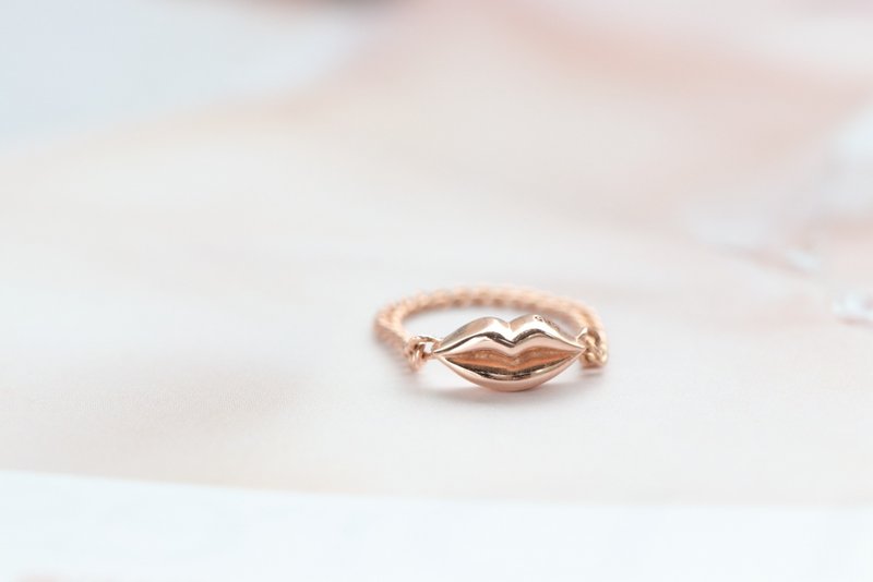 14K Lips Chain RIng 美唇鍊戒 洗澡免摘  流汗碰水不褪色 - 耳環/耳夾/耳骨夾 - 貴金屬 金色