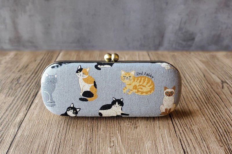 Cat Daily Japanese Cloth Glasses Case Pen Case Mouth Gold Case Cat Cat - กล่องแว่น - ผ้าฝ้าย/ผ้าลินิน 