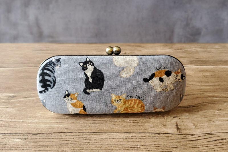 貓咪日常款  日本布 眼鏡盒 筆盒 口金盒  Cat貓咪 - 眼鏡盒/眼鏡布 - 棉．麻 