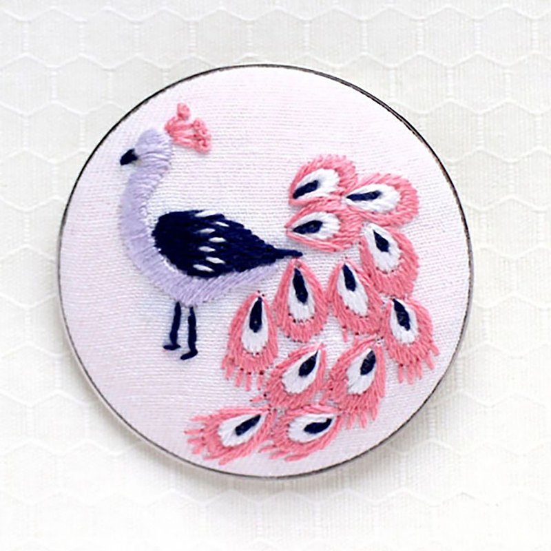 クジャク ピンク ブローチ刺繍キット - 編み物/刺繍/羊毛フェルト/裁縫 - 刺しゅう糸 ピンク