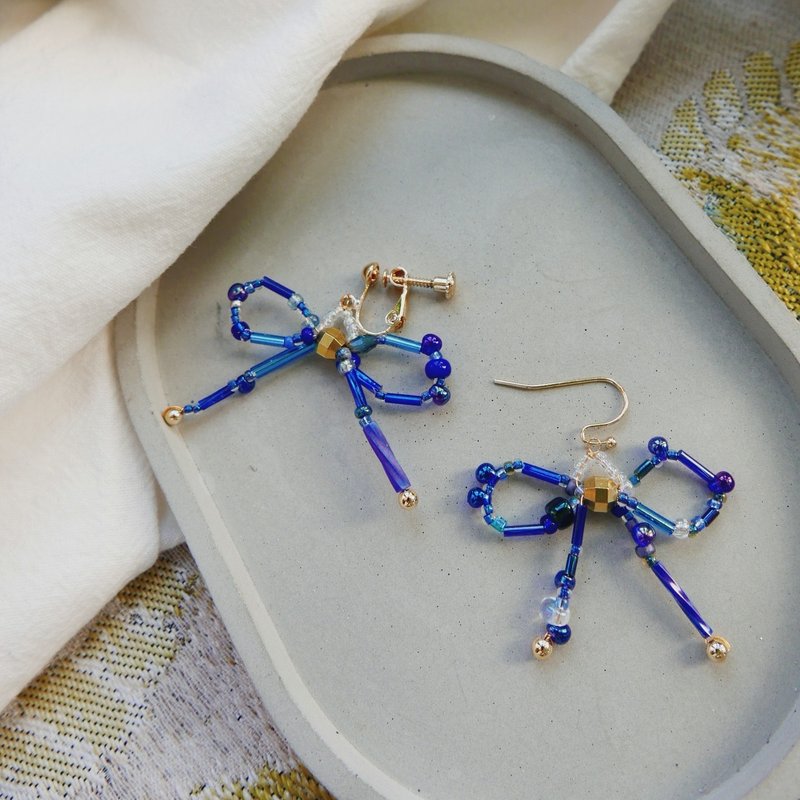 Light Knot Earrings/Bow Knot Japanese Miyuki Pearl Handmade Earrings/Starry Sky Blue - Earrings & Clip-ons - Glass Blue