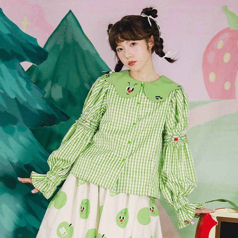 The Secret of Niuchou Island Forest Apple Green Bug Embroidered Ingot Collar Puff Sleeve Palace Shirt - เสื้อเชิ้ตผู้หญิง - ไฟเบอร์อื่นๆ สีเขียว