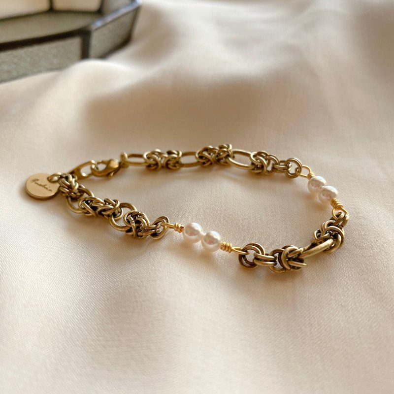 Tender - Pearls brass bracelet - สร้อยข้อมือ - ทองแดงทองเหลือง สีทอง