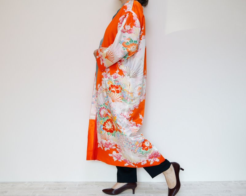 KIMONO Iwai Coat -ヴィンテージの着物を使ったガウンコート 1点ものです 着物リメイク フォーマル にも - 女西裝外套 - 絲．絹 橘色
