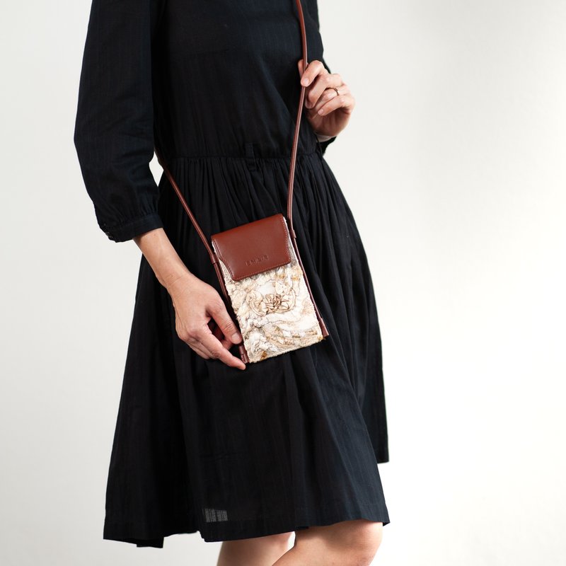 Emair Glacier No. 2 - Leather Phone Bag with One-of-a-Kind Embroidery - 其他 - 真皮 咖啡色