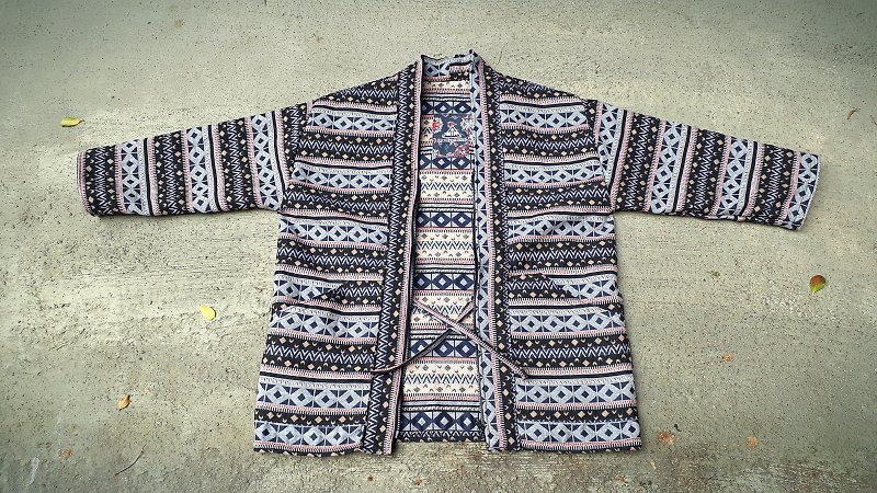 AMIN'S SHINY WORLD handmade custom gray Totem ethnic tie rope zipper blouse coat - เสื้อโค้ทผู้ชาย - ผ้าฝ้าย/ผ้าลินิน หลากหลายสี