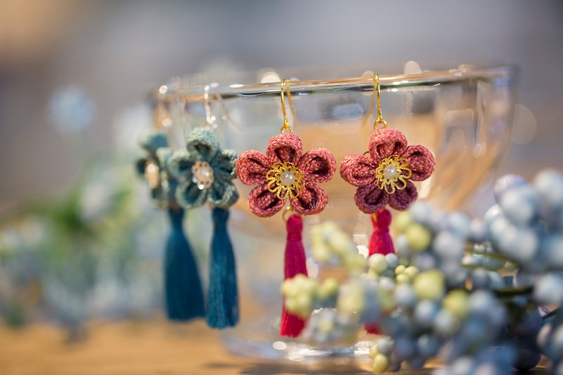 New Year limited vintage x peach pink つまみ finework plum cloth flower tassel dangle earrings now - Earrings & Clip-ons - Cotton & Hemp Pink