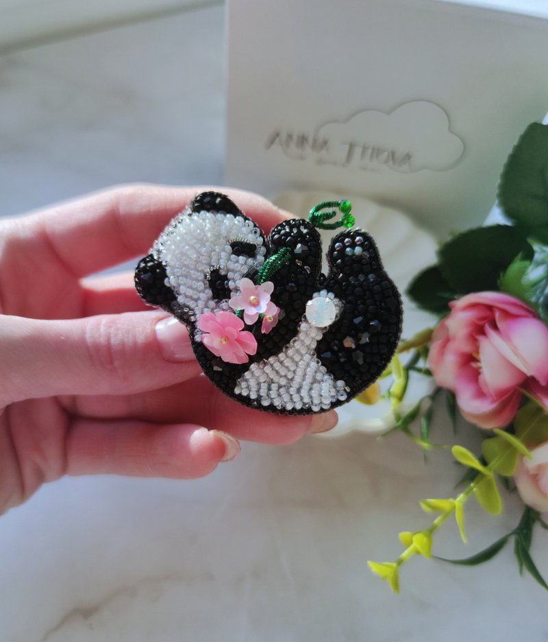 Handmade Panda Brooch - 胸針 - 琉璃 多色