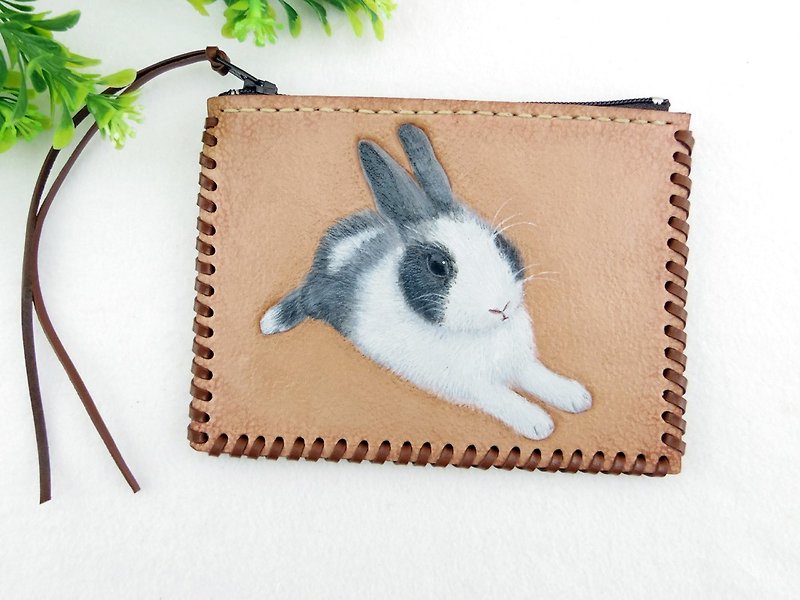Bunny / child short Maotu vegetable tanned leather hand-carved flat zipper bag / purse (customized pet dog cat rabbit fur child) - ปลอกคอ - หนังแท้ สีนำ้ตาล