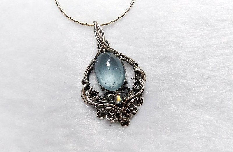 <Gemstone Series> Seawater Sapphire Design Pendant - Necklaces - Gemstone Blue