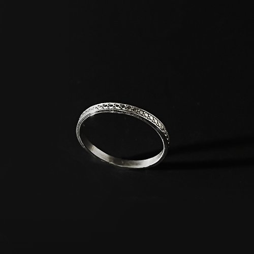 One Dimple 單窩 : 純銀 k金珠寶設計與訂製 多角形花紋線戒戒指 925銀