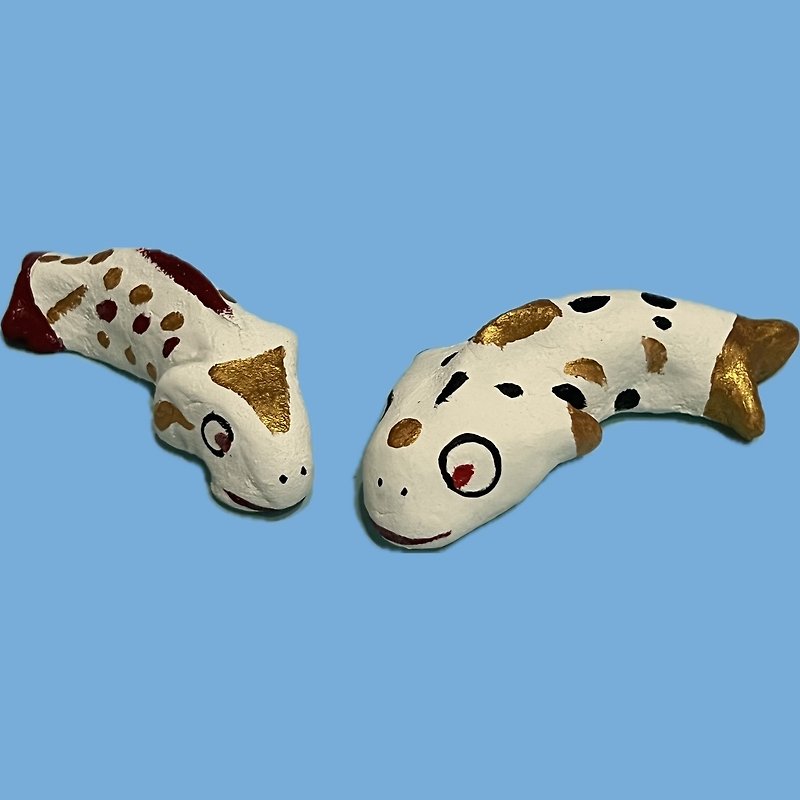 ルーシー・サオ・ワ・イアオ・アンワ・クレイがデザインしたフィッシュカップルクレイペットセット - 置物 - 粘土 多色