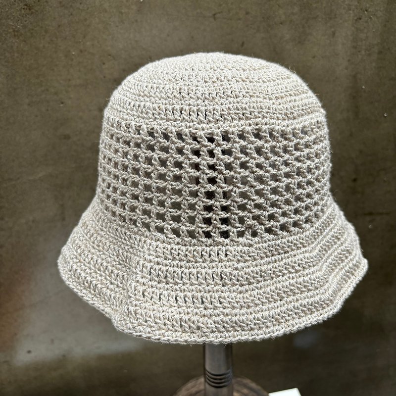 Handmade woven hat holed fisherman hat cotton and linen original color - หมวก - ผ้าฝ้าย/ผ้าลินิน ขาว