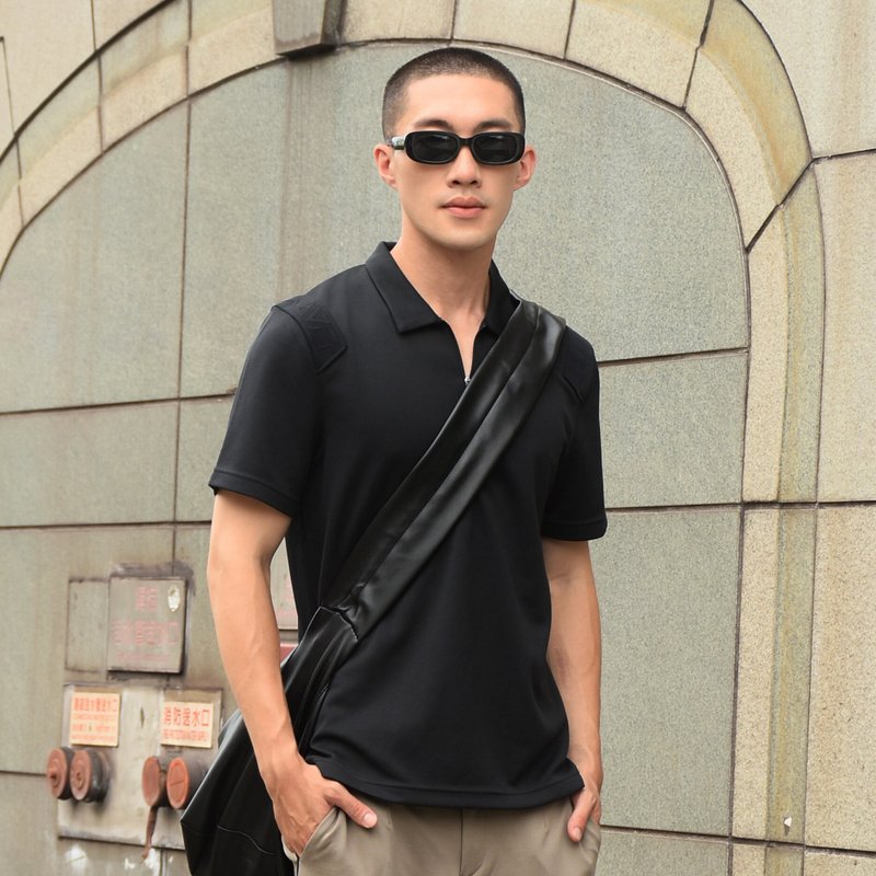 半拉鍊LOGO立體肩型上衣(THot發熱保暖) - 男 T 恤 - 聚酯纖維 黑色