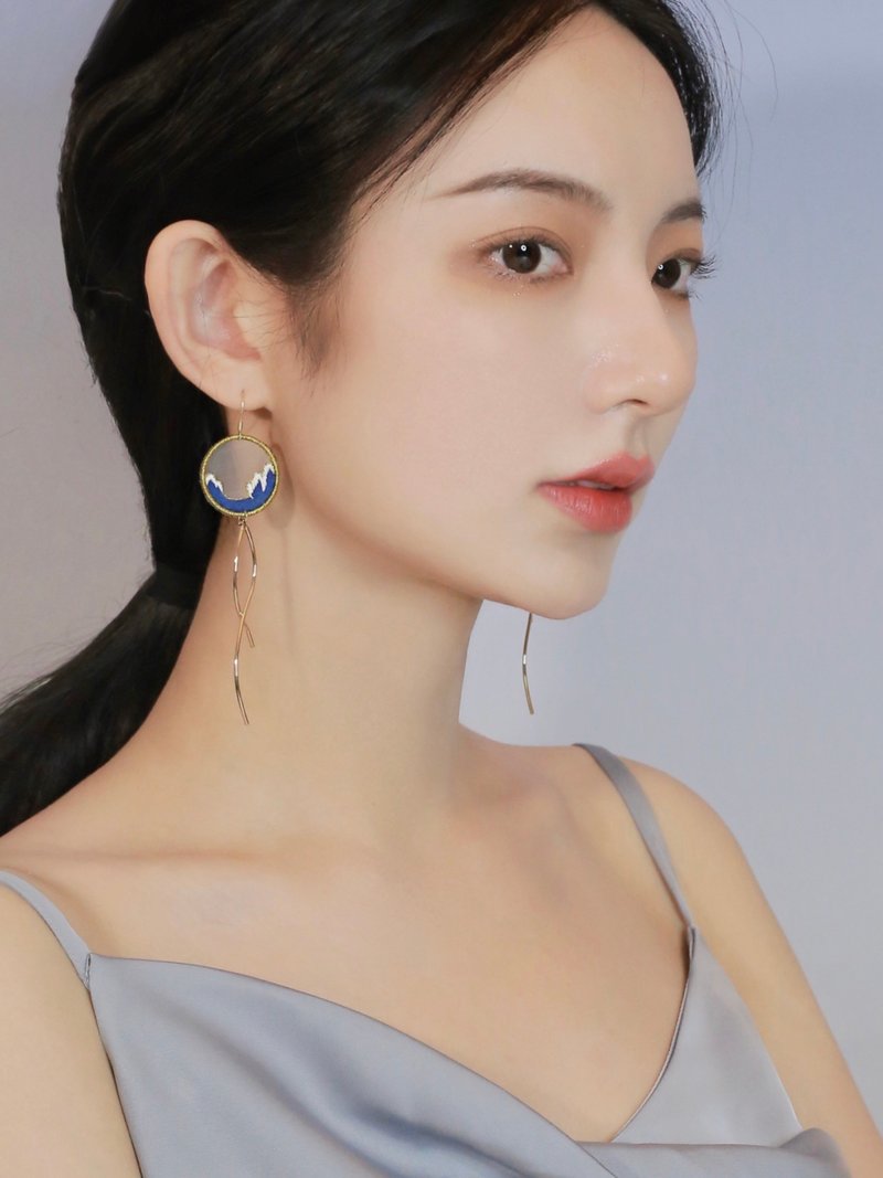 Yuansen's hand-made ocean waves are simple and elegant, pure handmade double-sided embroidery earrings - Earrings & Clip-ons - Thread Blue