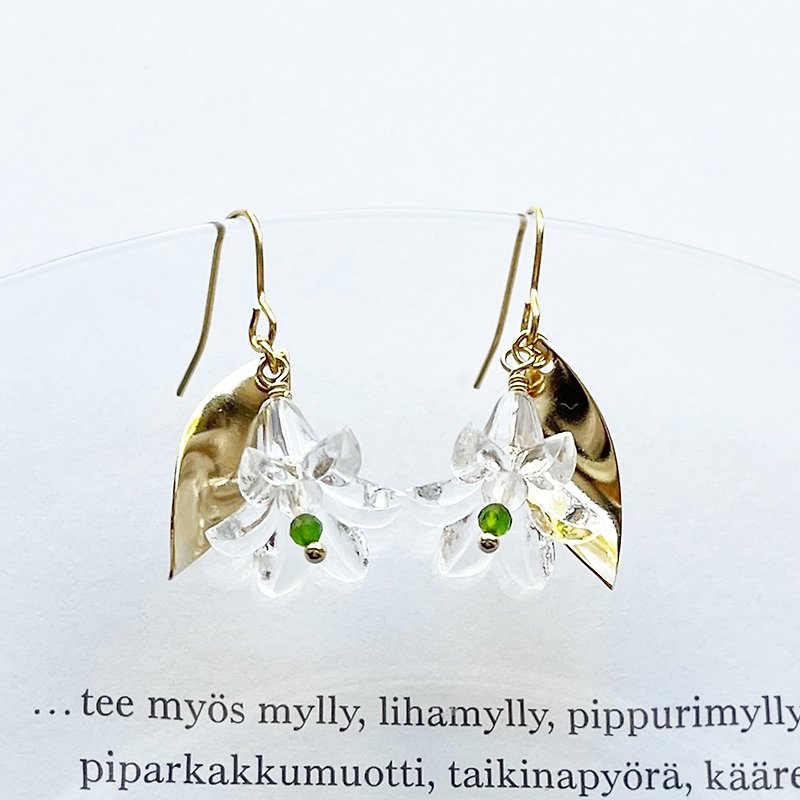 [Lily] Earrings / June birth flower lover Flower lover - Earrings & Clip-ons - Acrylic White