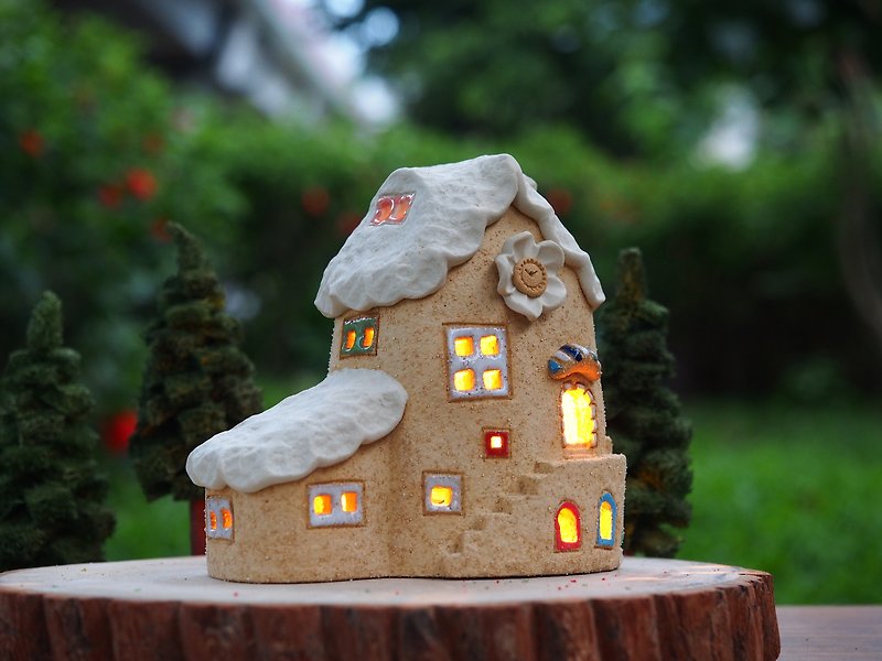 [Lighted House] pottery hand-made-cute home / without wood accessories, owl - โคมไฟ - ดินเผา สีเหลือง