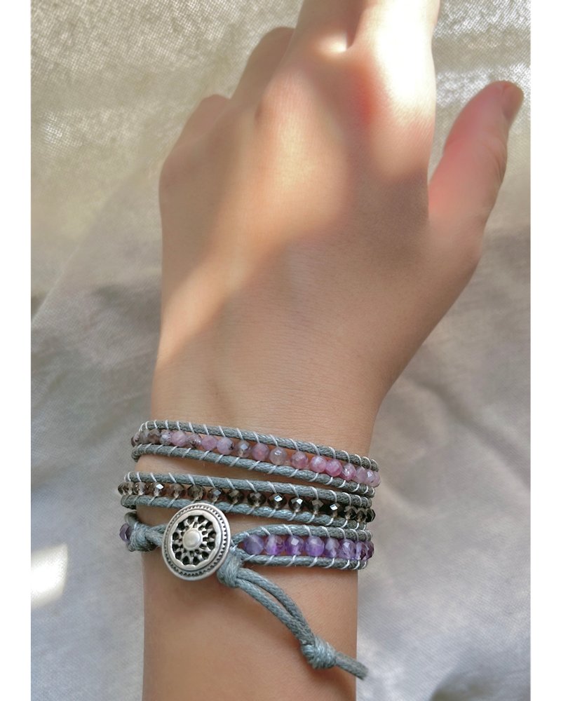 Natural stone woven bracelet. Gray and purple smoke. Amethyst Tea Crystal Seal - สร้อยข้อมือ - เครื่องเพชรพลอย 