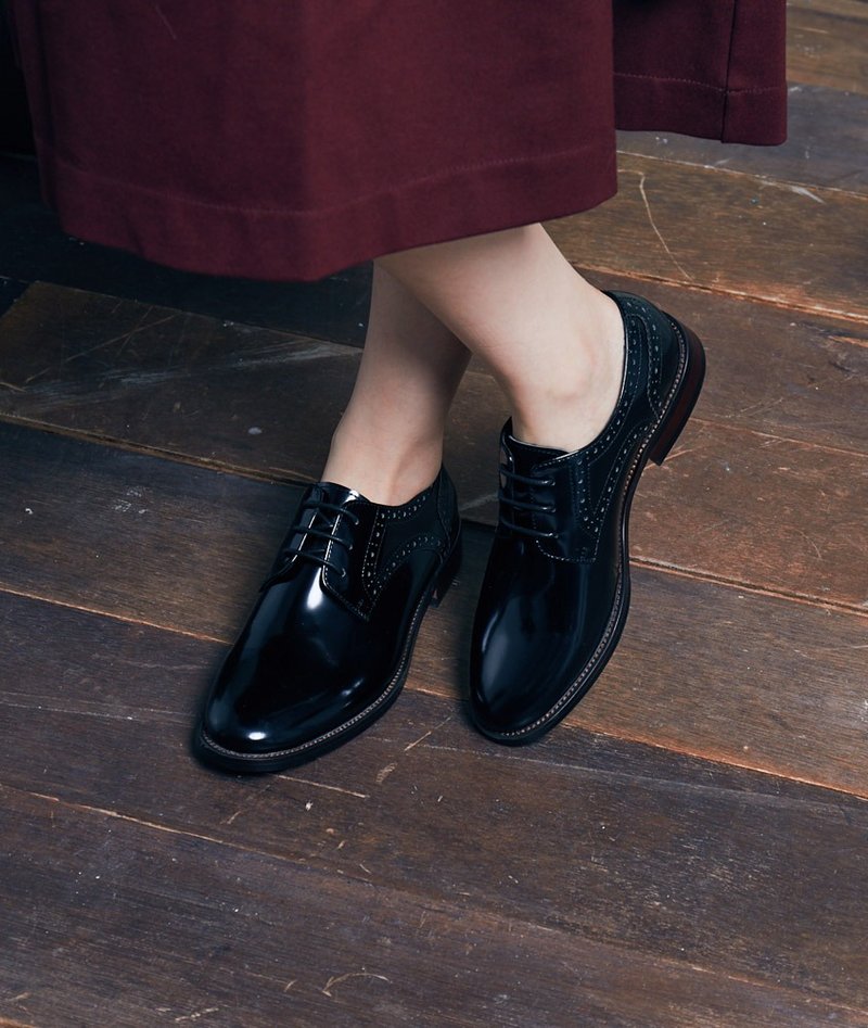 Size Zero [Gentlemen’s Secret Meeting] Mirrored Cowhide Derby Shoes with Carved Sides_Mysterious Black - Women's Oxford Shoes - Genuine Leather Black