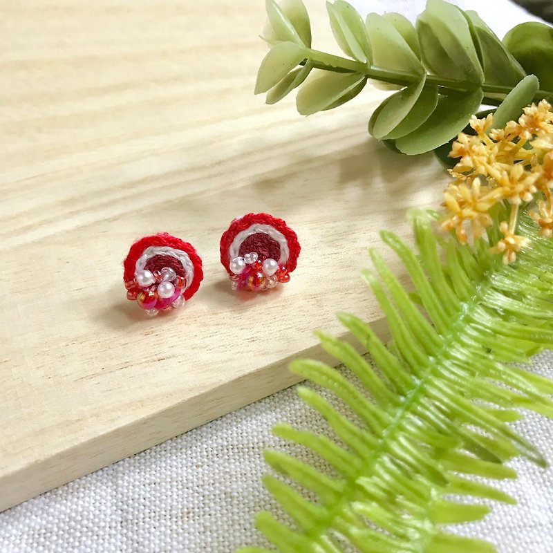 Hand-made embroidery / / red and white garden embroidery earrings / / can be clipped - Earrings & Clip-ons - Thread Red