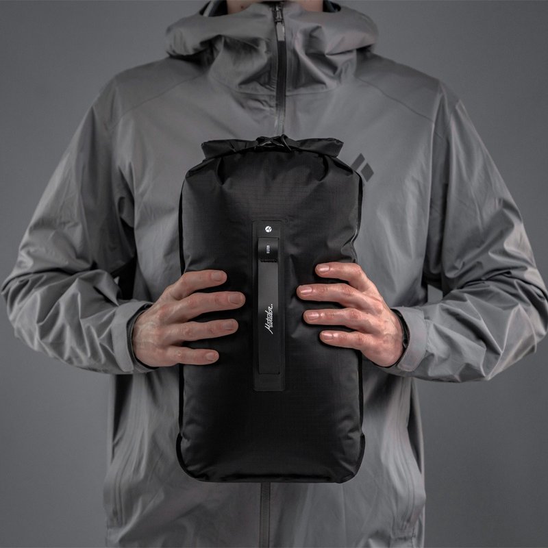 Matador FlatPak Drybag waterproof dry bag 8L - กระเป๋าเดินทาง/ผ้าคลุม - ไนลอน สีดำ