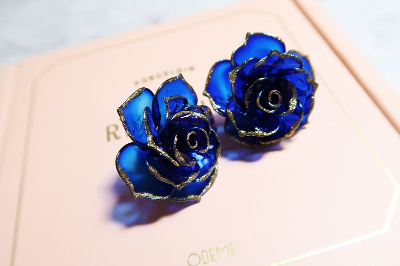 Miss Paranoid paranoia lady gold-plated blue rose resin earrings 925 silver needle - Earrings & Clip-ons - Other Materials Blue