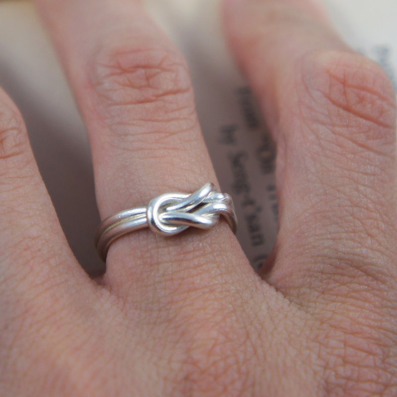 [Half Muguang] Flat Knot Sterling Silver Ring - แหวนทั่วไป - เงินแท้ สีเทา
