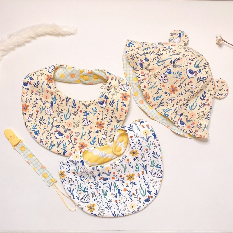 Duck family travel gift box full moon gift box bib bear ear hat bib handmade handmad - ของขวัญวันครบรอบ - ผ้าฝ้าย/ผ้าลินิน สีส้ม