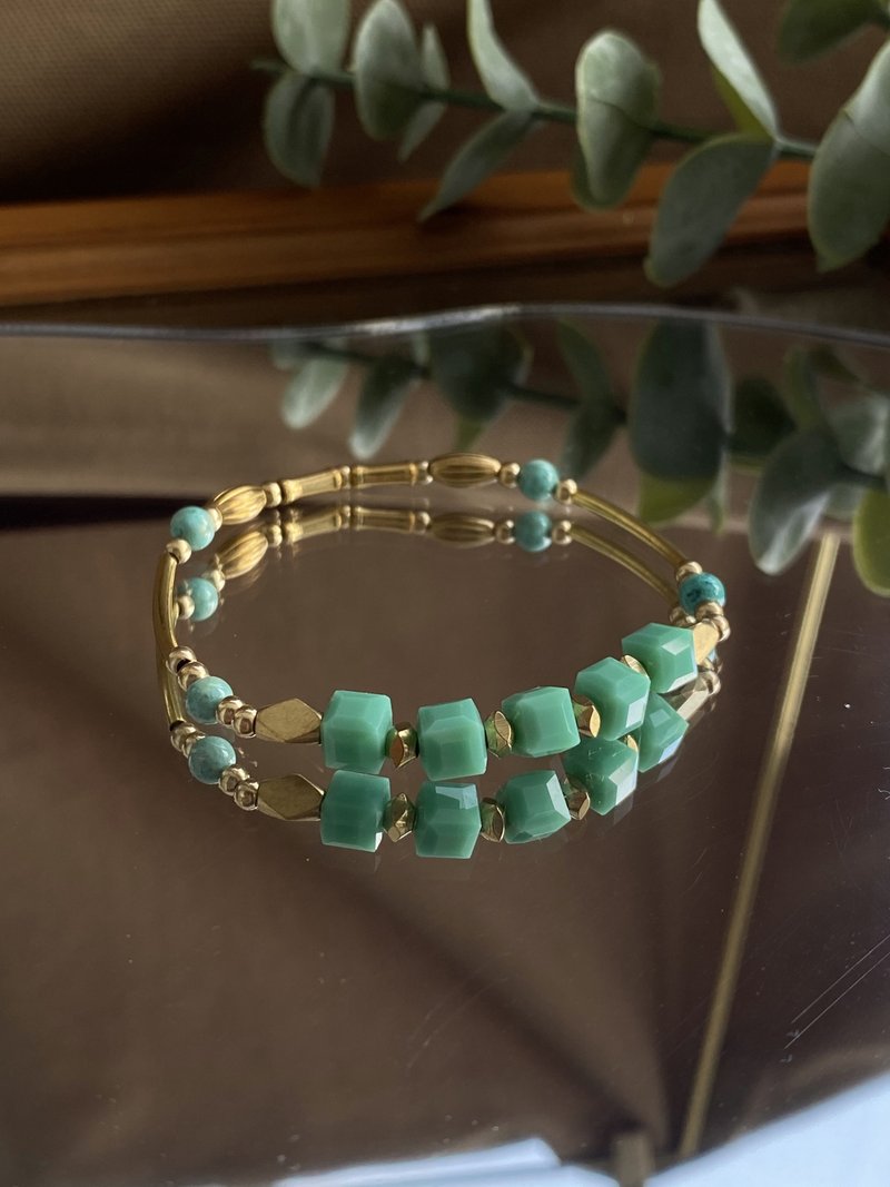 Jade green Bronze bracelet design - Bracelets - Jade Transparent