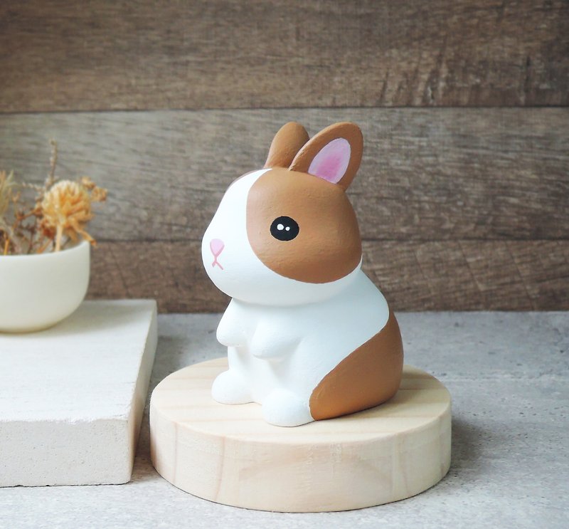 Cute little rabbit ornaments hand-healing small wood carving dolls can be customized fur-colored rabbit dolls - Stuffed Dolls & Figurines - Wood White