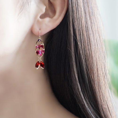 Gemstone fish earrings with K10 garnet and ruby