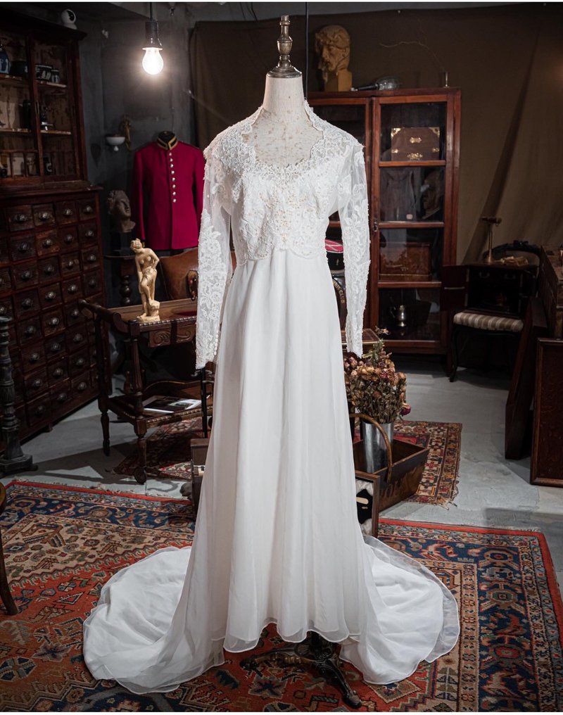 60年代奶白色長袖骨花古董蕾絲婚紗 - 禮服/小禮服 - 棉．麻 白色