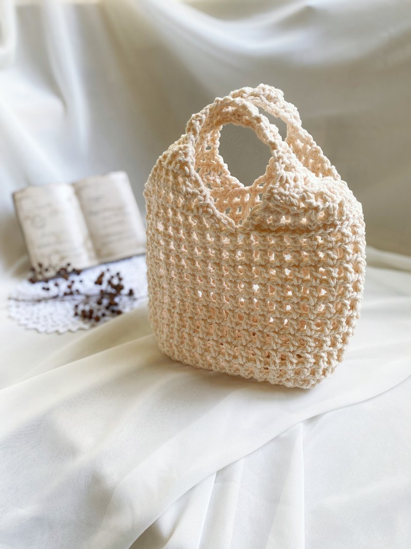 【好日手作】Handmade。手工韓國線材編織米白色方底鏤空手提包 - 手提包/手提袋 - 棉．麻 白色
