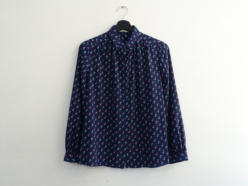 Awhile | Vintage Long Sleeve Shirt no.671 - Women's Shirts - Polyester Multicolor