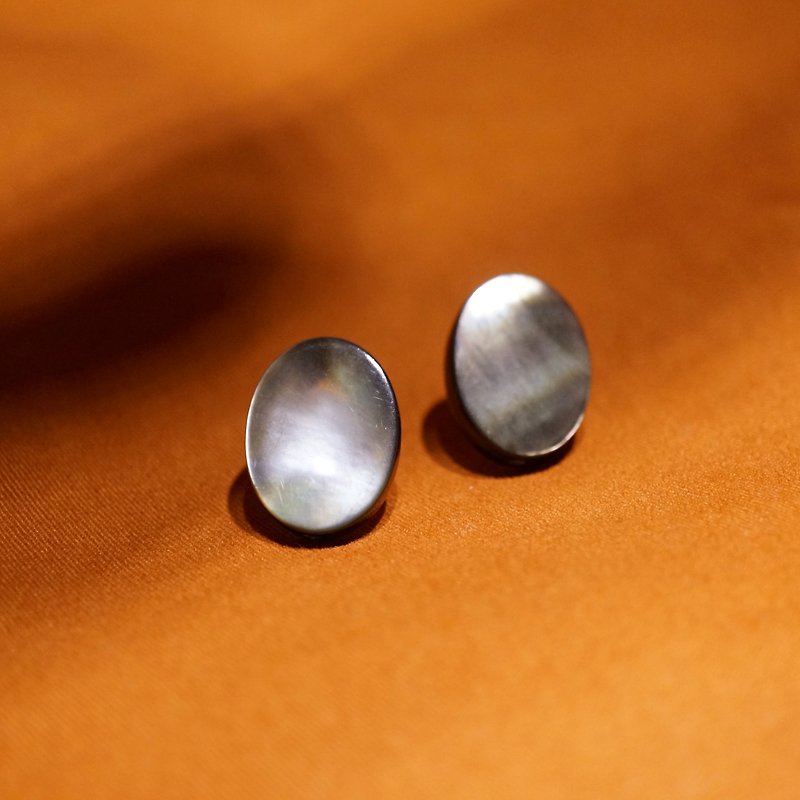 ITS: 224 【Earrings Series · Vintage Shell】 -2 color ear pin / ear clip girlfriend earrings - Earrings & Clip-ons - Gemstone Silver