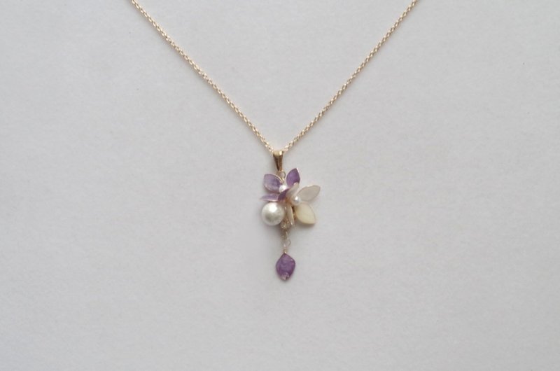 マニキュアフラワーの紫陽花とコットンパールのペンダント・紫 - 項鍊 - 其他材質 紫色