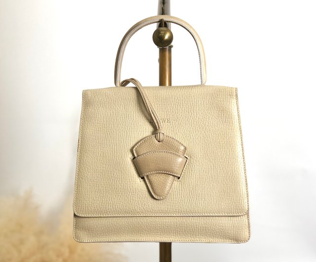 送料無料 百貨店 名牌中古包 日本直送 】LOEWE バルセロナ エンボスレザー ロエベ バッグ