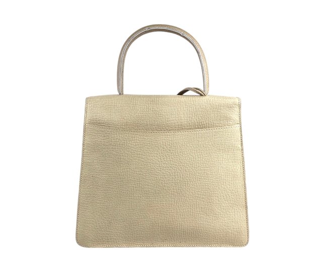 日本直送 名牌中古包 】LOEWE ロエベ エンボスレザー バルセロナ 日本直送 名牌中古包 】LOEWE ロエベ エンボスレザー バルセロナ