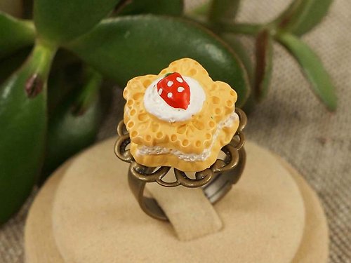 AGATIX Strawberry Cake Tart Food Miniature Bronze Filigree Adjustable Ring Girl Jewelry