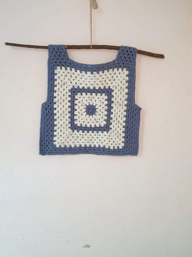 編織背心-彌月禮-周歲禮-收涎禮-祖母編-花色A - 彌月禮盒 - 棉．麻 