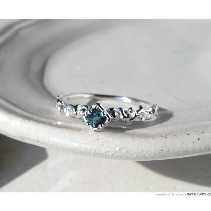 ブルー トルマリン リング / Gem and Botanical Blue Green Tourmaline Ring 219 - 戒指 - 寶石 藍色