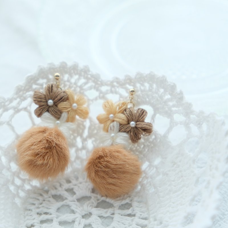 Crochet Puff Flower Earrings - Dark Brown - ต่างหู - งานปัก สีนำ้ตาล