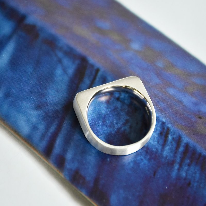 Original design my minimalist S925 Silver semi-arc geometry Matte Silver pure Silver ring - แหวนทั่วไป - เงินแท้ สีเงิน