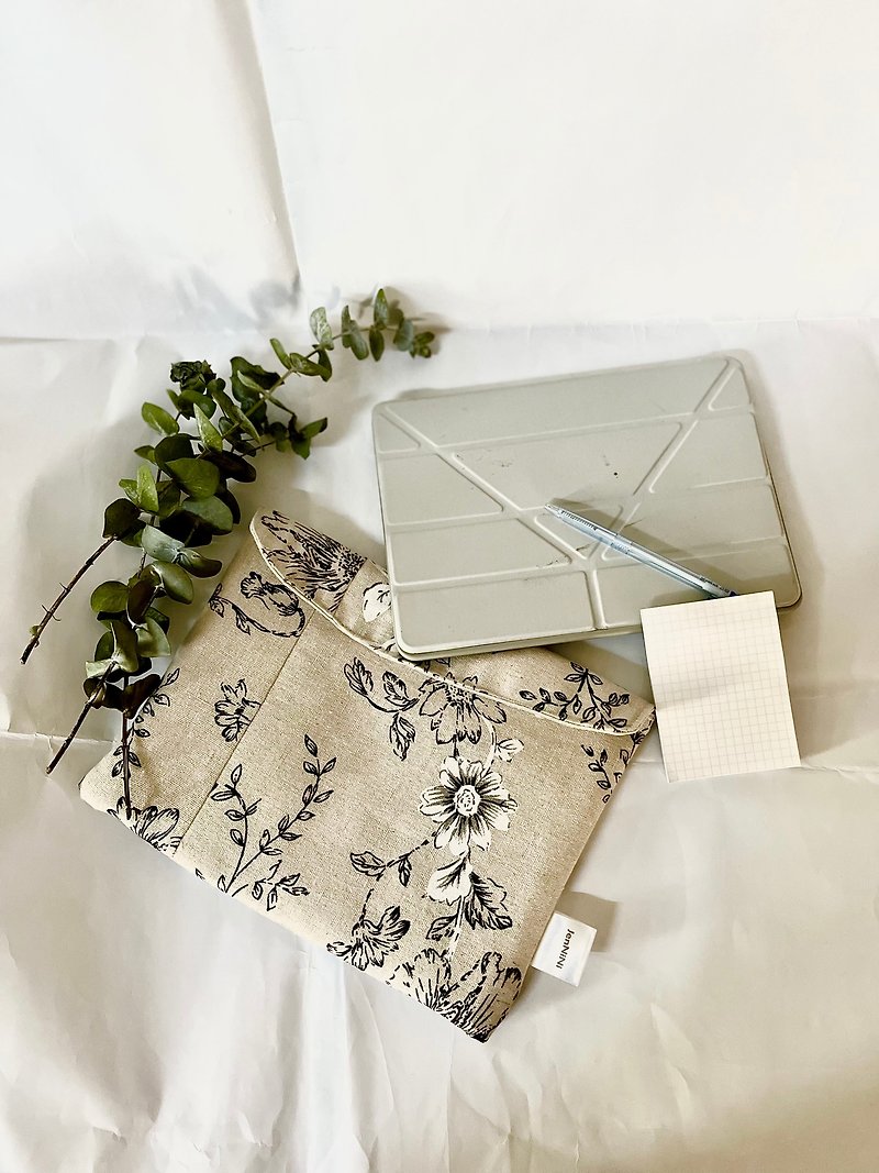 Original hand-made iPad cloth bag / you can put anything - กระเป๋าแล็ปท็อป - ผ้าฝ้าย/ผ้าลินิน สีเทา